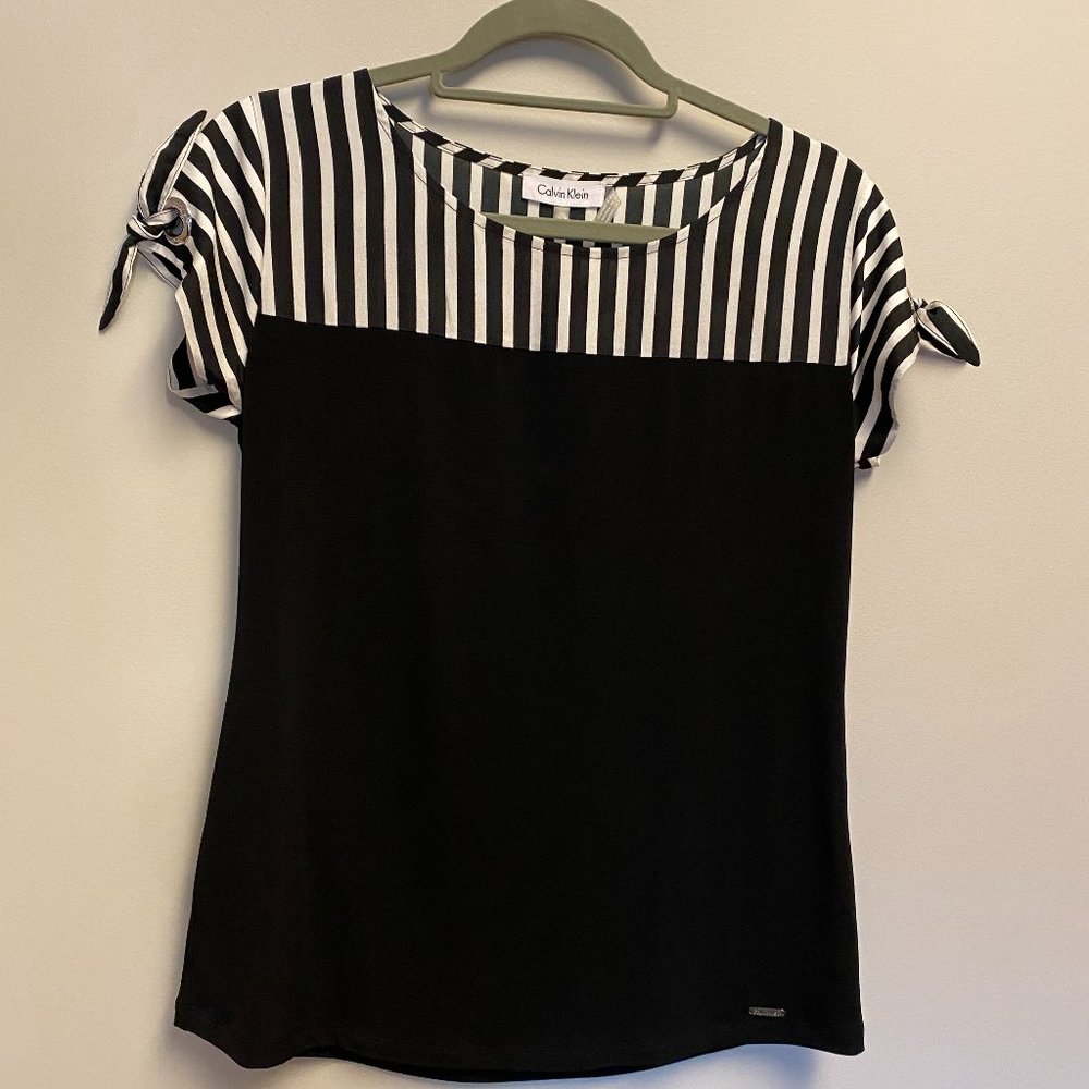 CALVIN KLEIN Top
